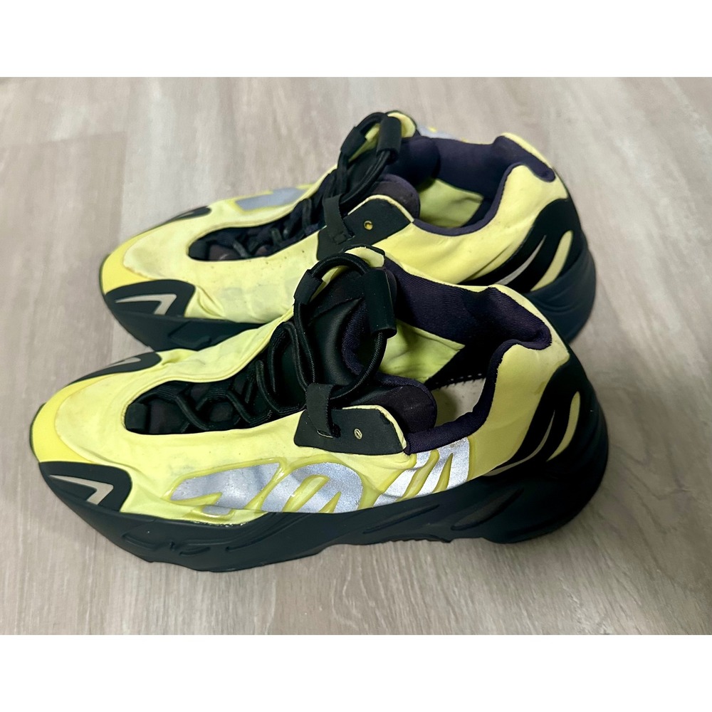Adidas Yeezy 700 MNVN Phosphor Kids Size 4.5Y Yellow Good FY3727‎ Boost Sneaker